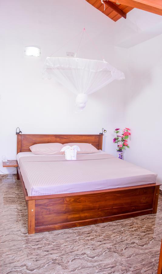 Channa Villa & Tours Bentota Exterior foto